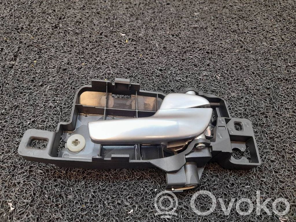Manecilla interna puerta trasera   6M21U22600AB