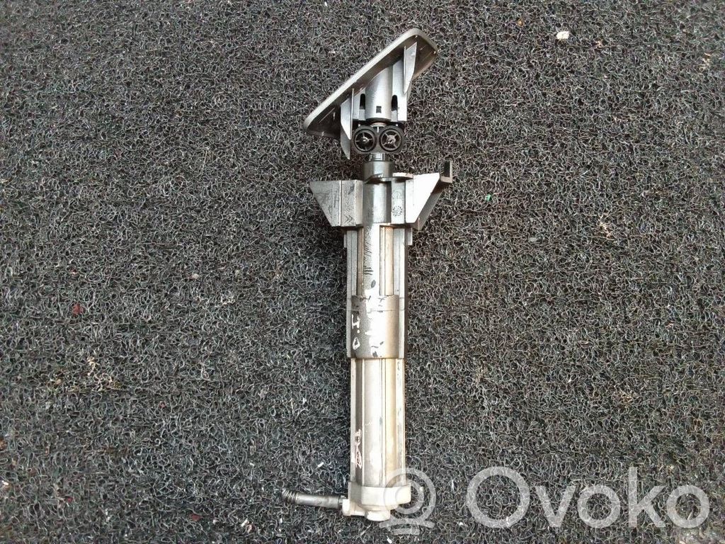 Headlight washer spray nozzle