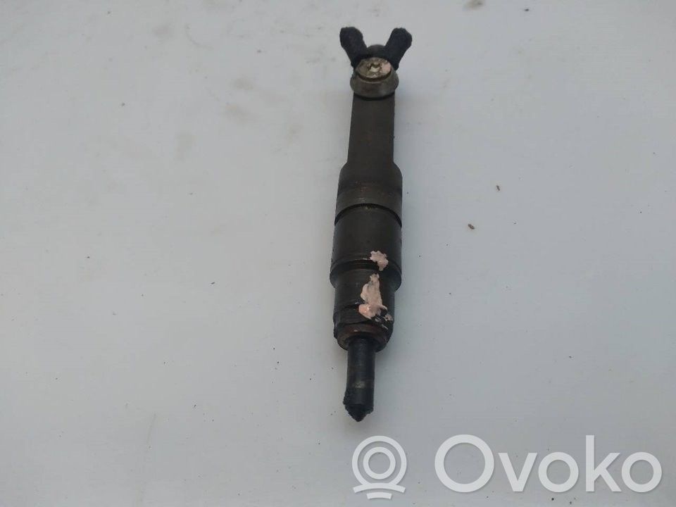 Inyector de combustible   046130201F