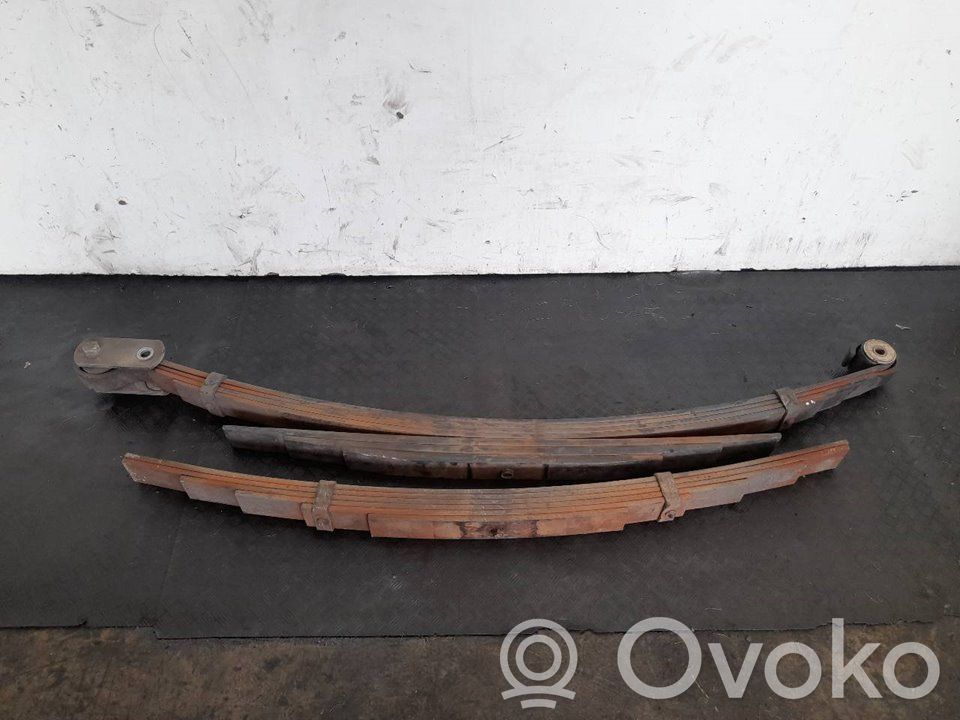 Front leaf spring
