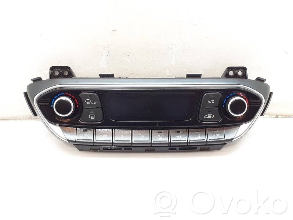 Hyundai i30 Unitate control climatizare 