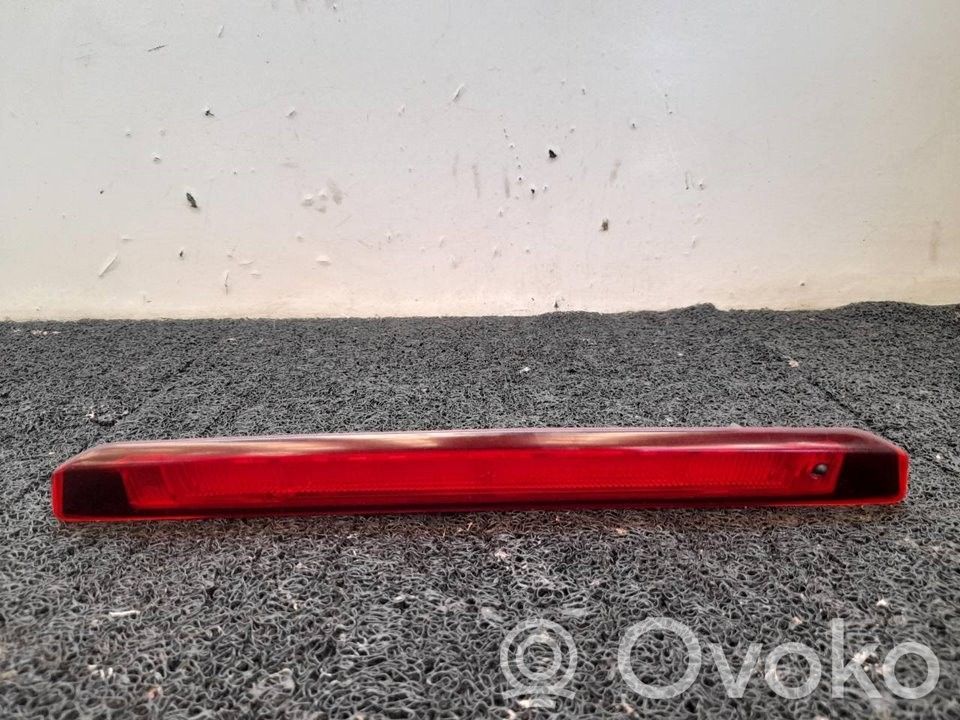 Troisième feu stop   BS7113A601BE