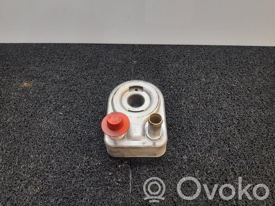 Moottoriöljyn jäähdytinlaite   CM5G6B856EA