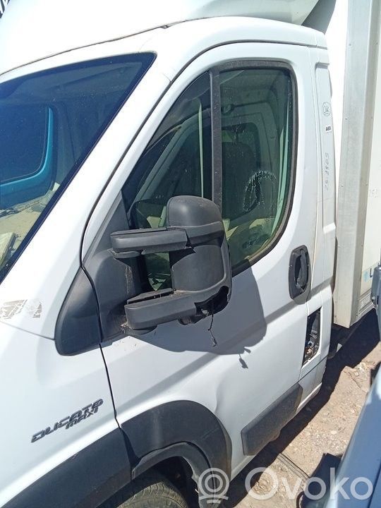 Porte avant