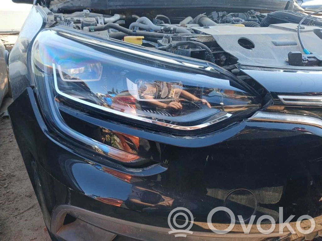 Renault Megane IV Phare frontale 