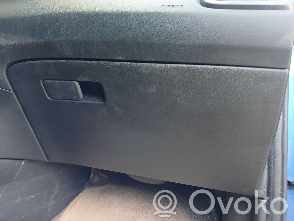 KIA Ceed Cutie mănuși 