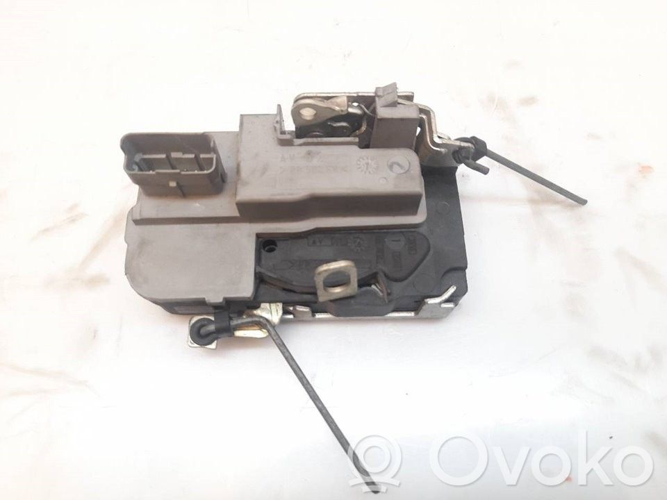 Peugeot 206+ Front door lock