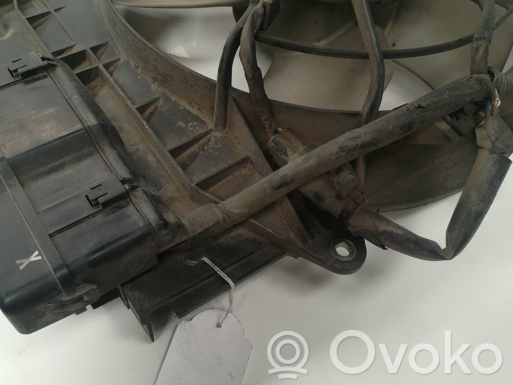 Toyota Corolla Verso AR10 Wentylator chłodnicy klimatyzacji A/C 