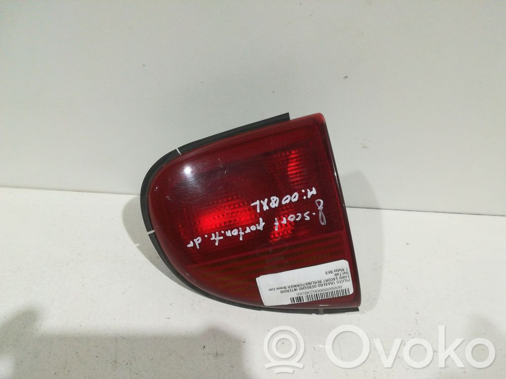 Tailgate rear/tail lights