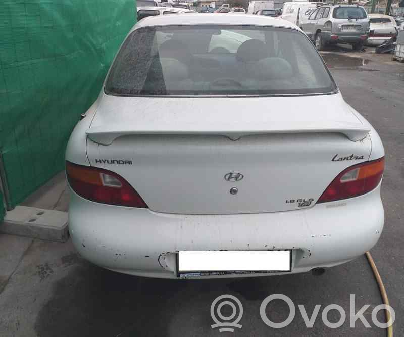 Hyundai Lantra II Couvercle de coffre