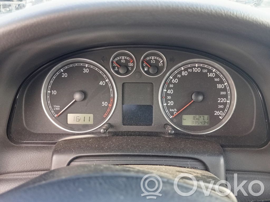 Volkswagen PASSAT B5.5 Vitezometru (grup de instrumente) 