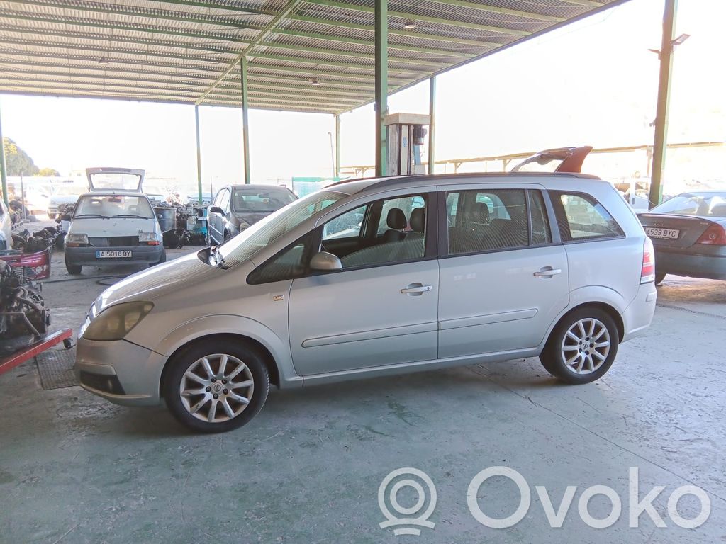 Opel Zafira B Elektryczne lusterko boczne drzwi przednich 