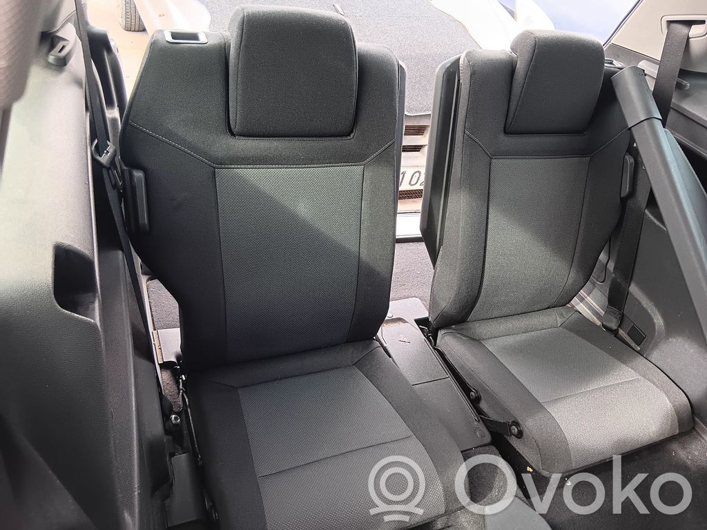 Opel Zafira B Al treilea rând de scaune 