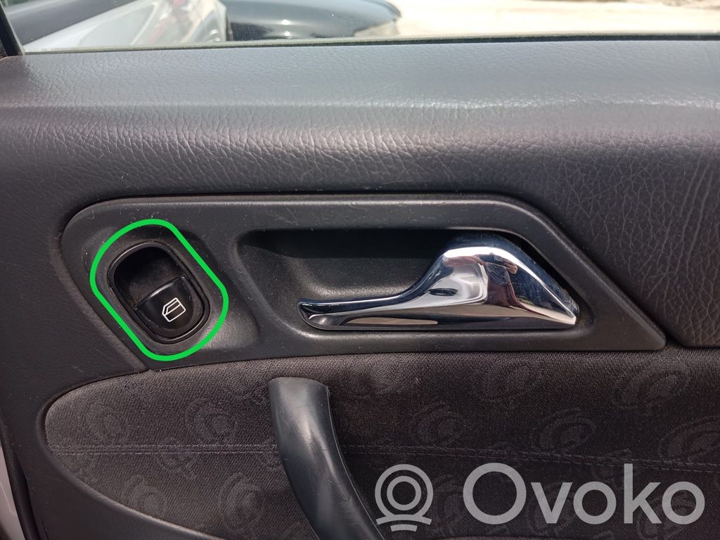 Mercedes-Benz C W203 Interruttore di controllo dell’alzacristalli elettrico