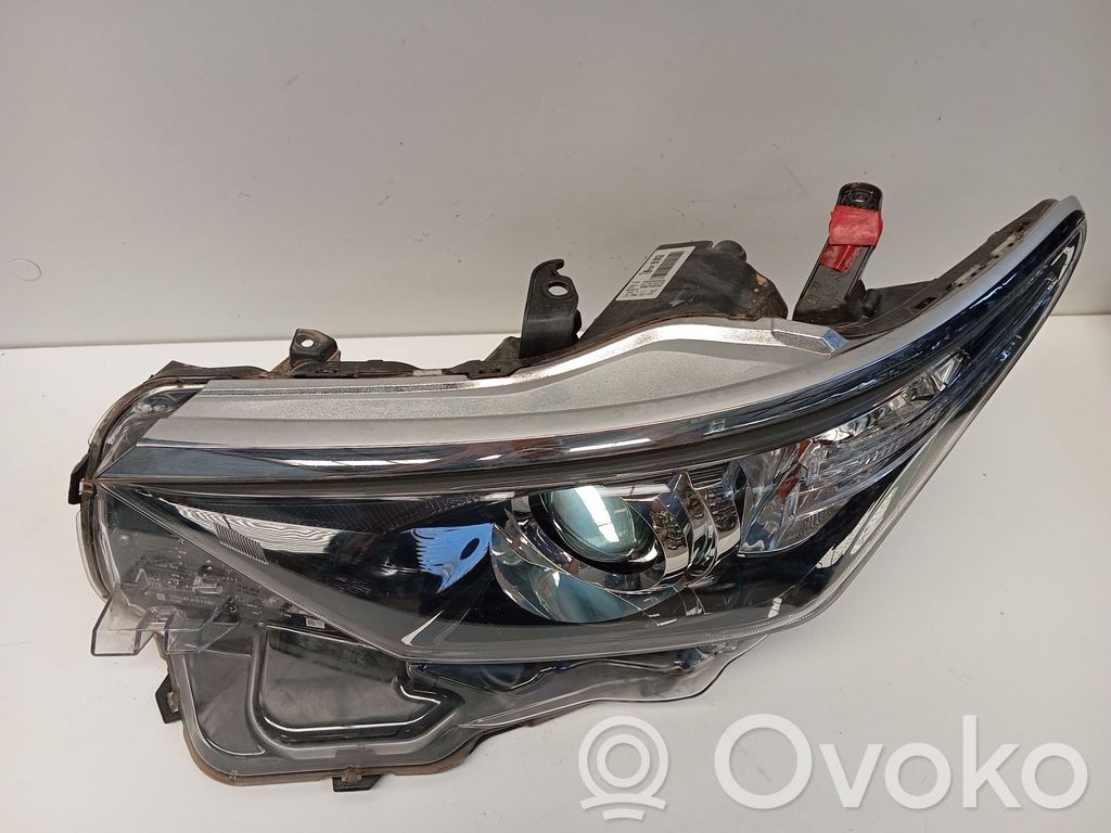 Toyota Auris E180 Scheinwerfer 