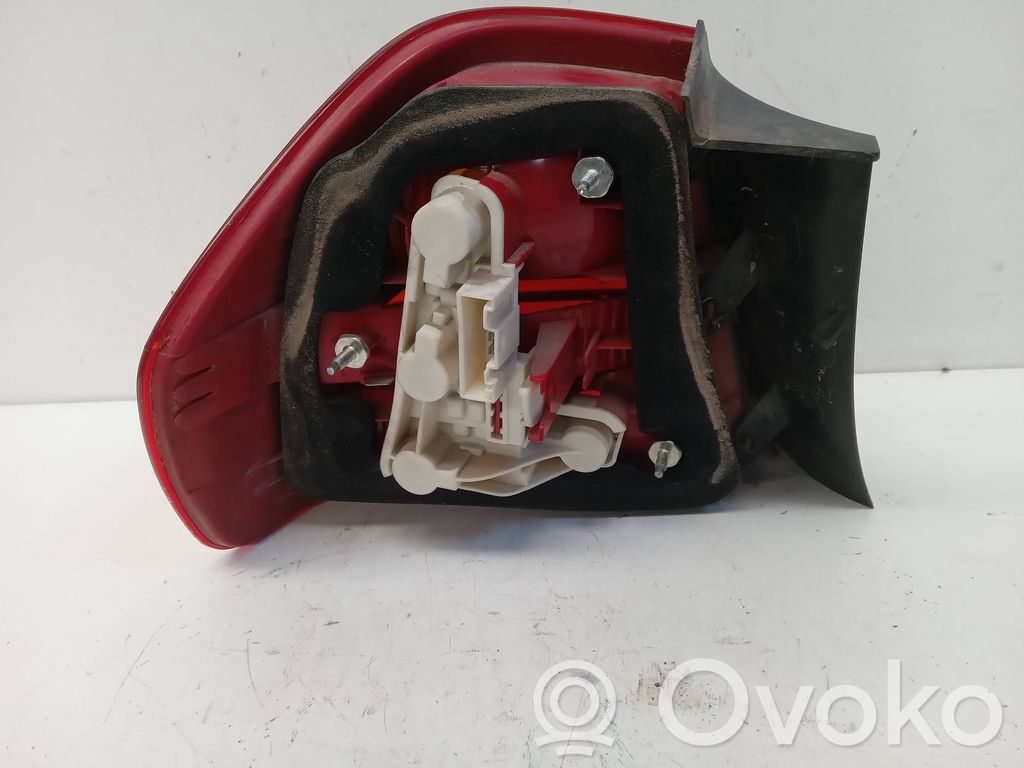 Rear/tail lights   BMW6937458