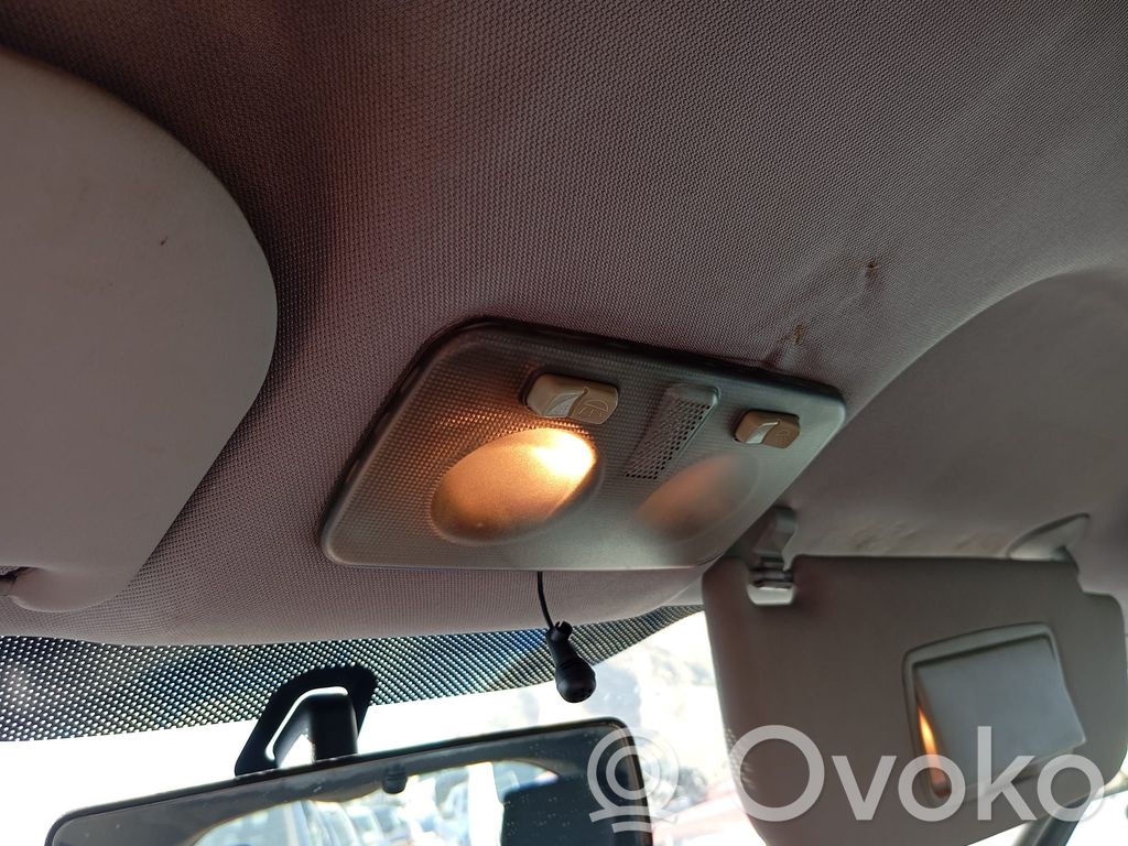 Éclairage lumière plafonnier avant
