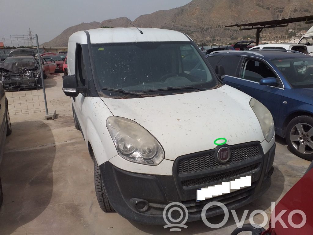Fiat Doblo Serrure de capot 