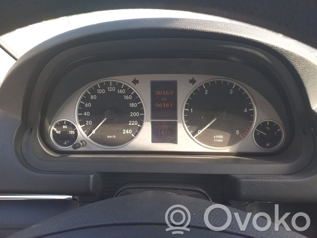 Mercedes-Benz B W245 Compteur de vitesse tableau de bord