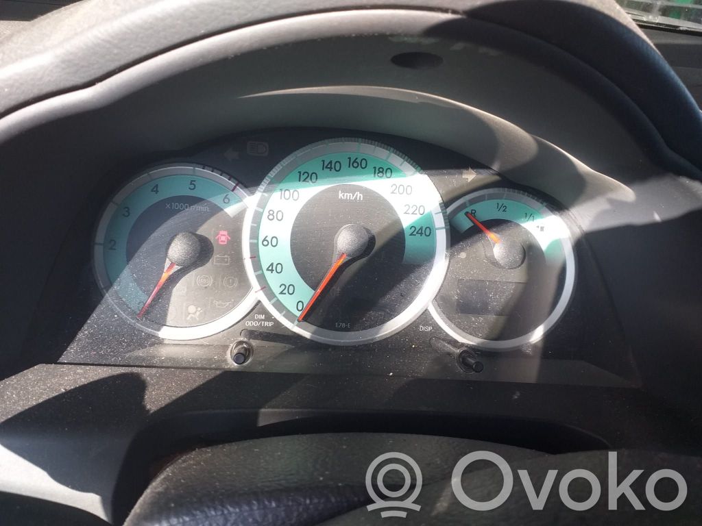 Toyota Corolla Verso AR10 Speedometer (instrument cluster)