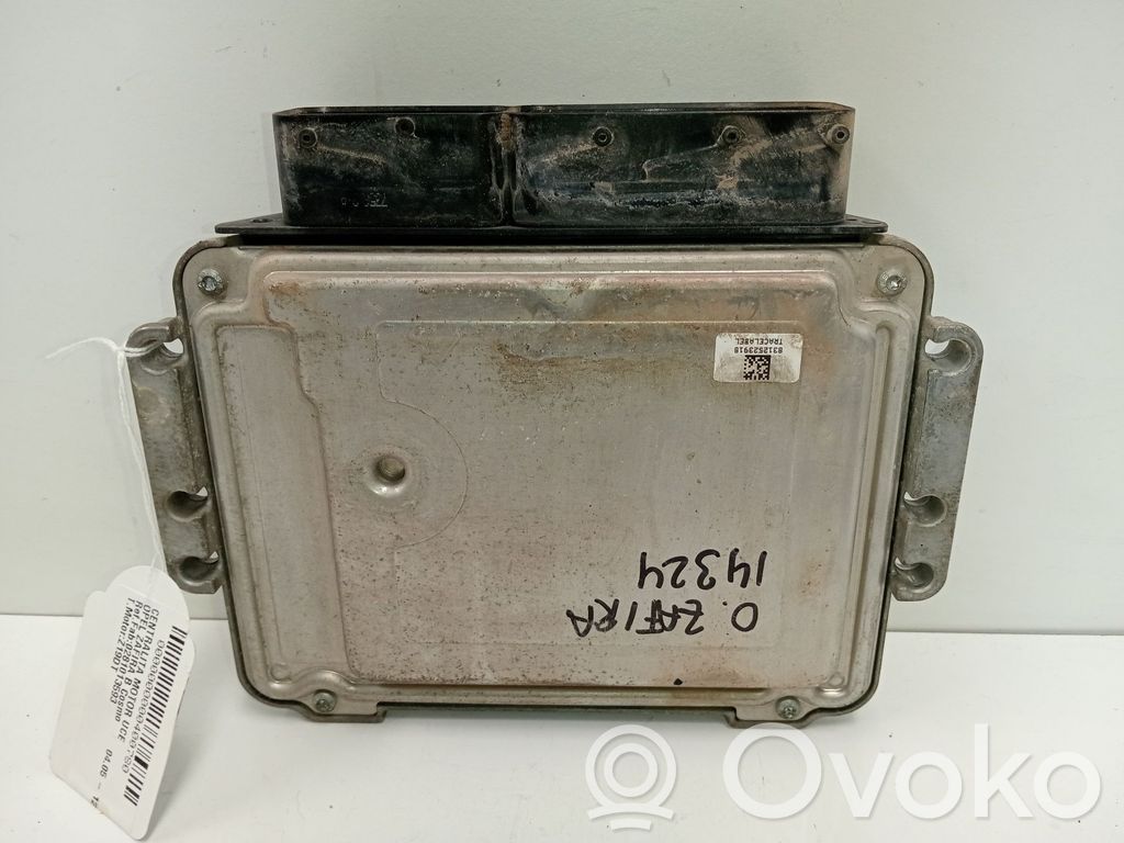 Opel Zafira B Moottorin ohjainlaite/moduuli