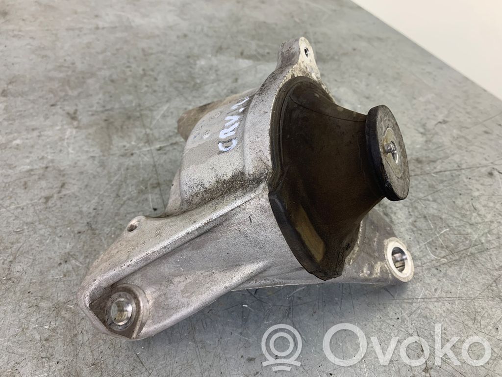 Honda CR-V Engine mount bracket 