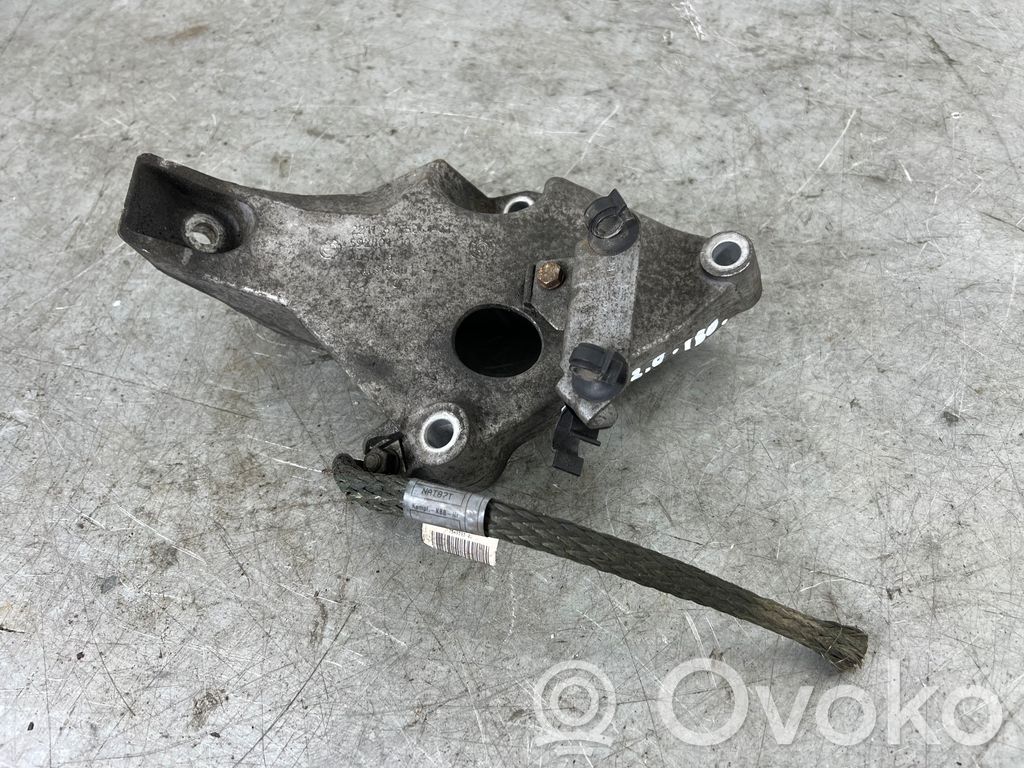 BMW 1 E82 E88 Engine mounting bracket 