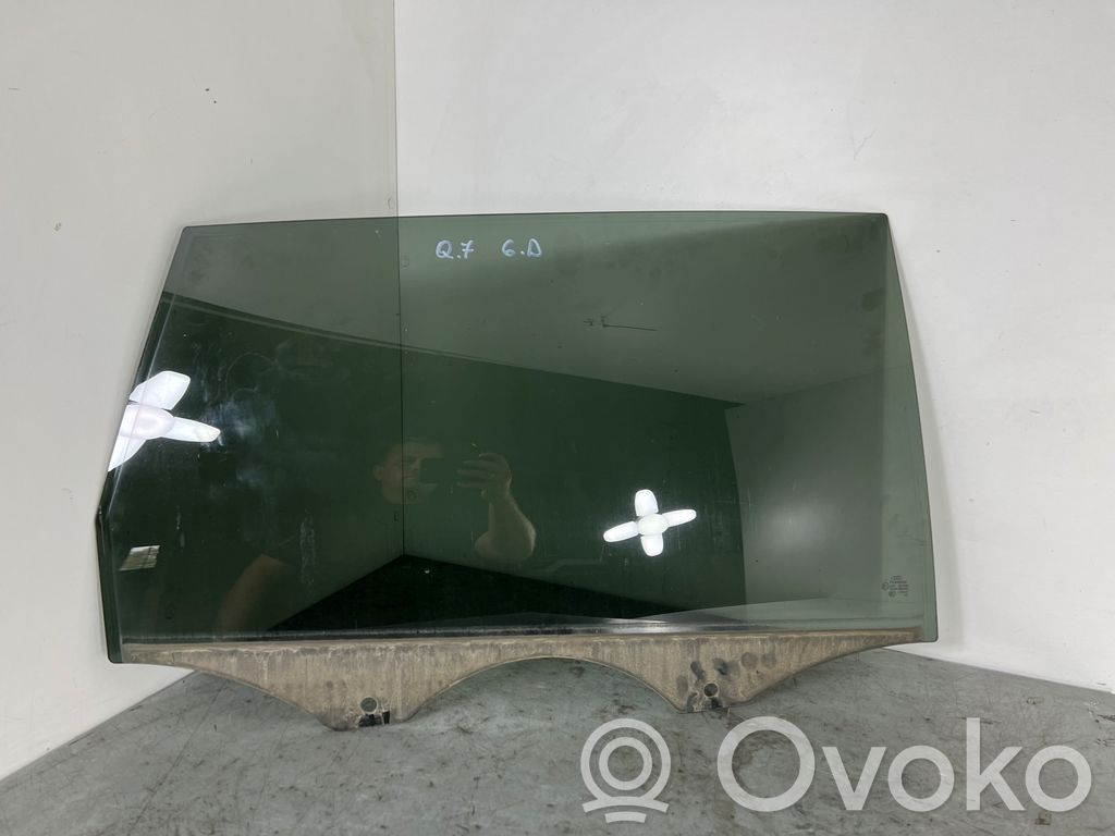 Audi Q7 4L Rear door window glass 