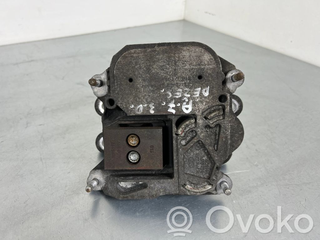Audi A7 S7 4G Gearbox mount 