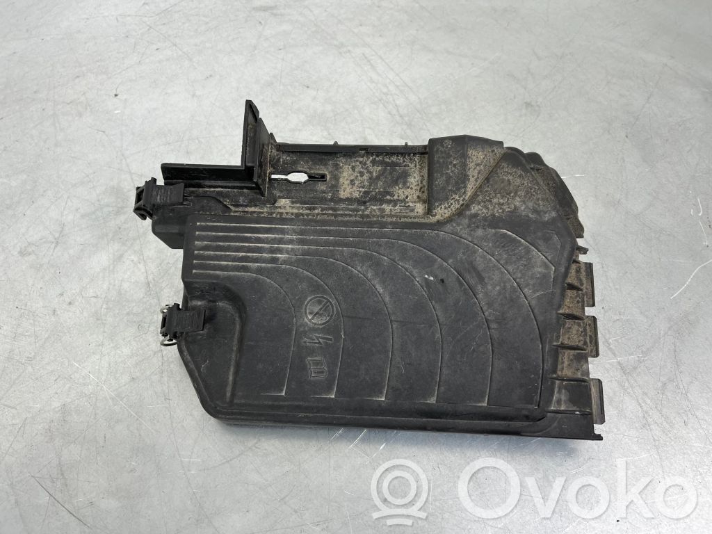 Mercedes-Benz CLA C117 X117 W117 Fuse box cover 