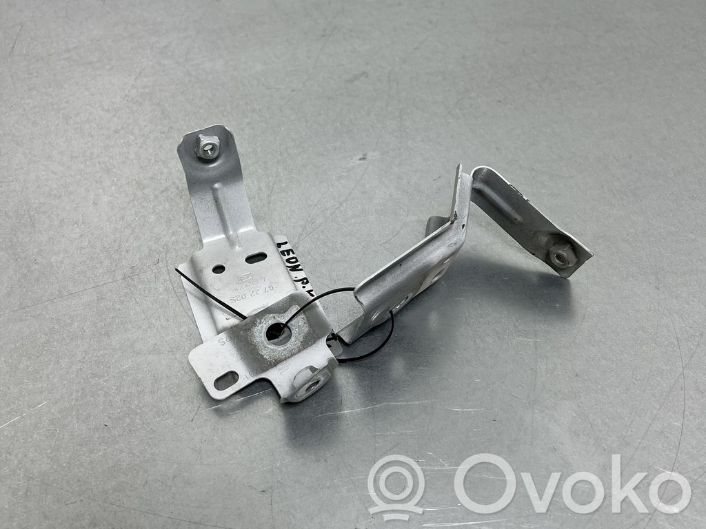 Seat Leon IV Fender mounting bracket 