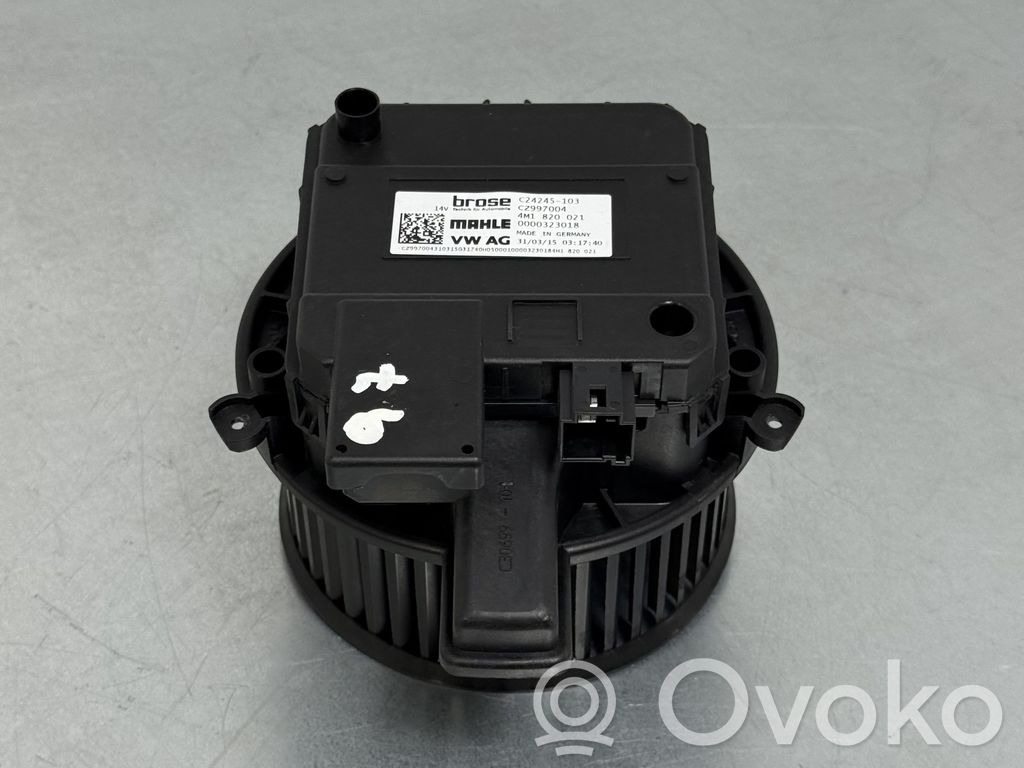 Audi Q7 4M Lämmittimen puhallin 