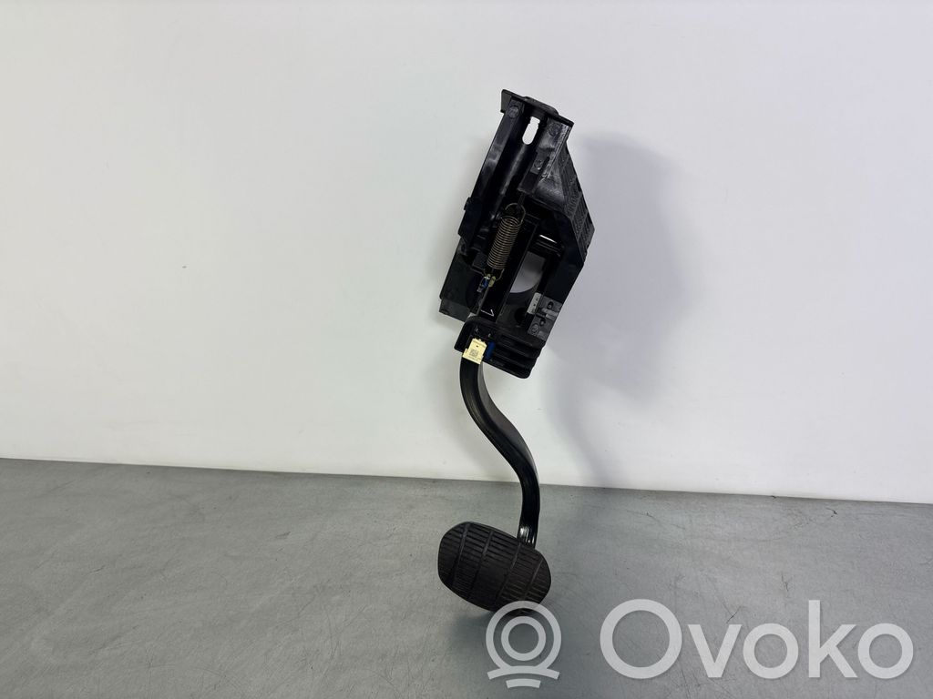 BMW 2 F46 Jarrupoljin 