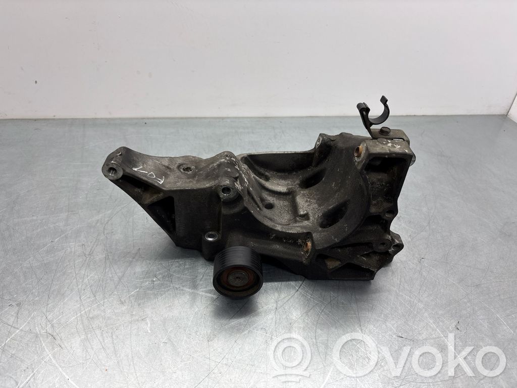 BMW 7 F01 F02 F03 F04 Generator/alternator bracket 