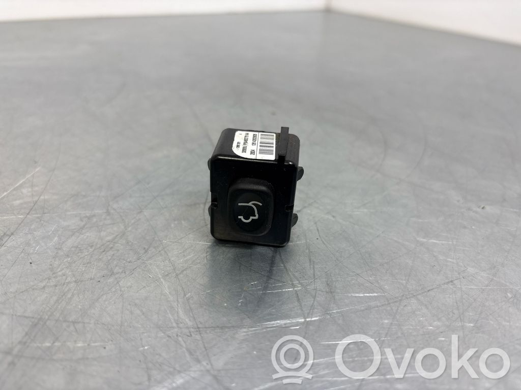 Jeep Grand Cherokee Tailgate opening switch 