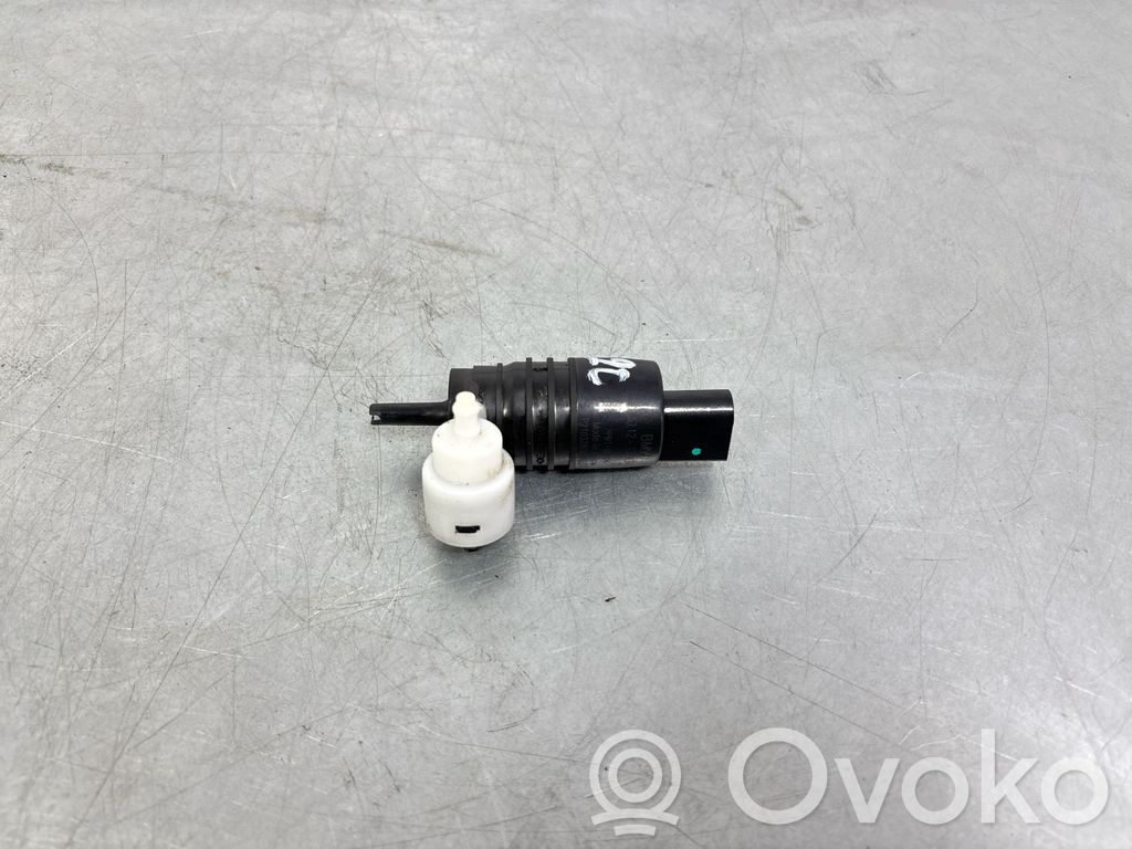 BMW 3 G20 G21 Windscreen/windshield washer pump 