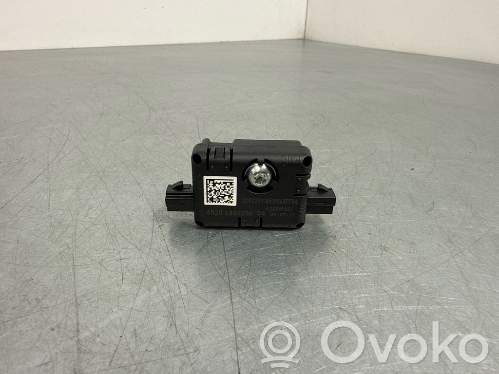 BMW 3 G20 G21 Antenos stiprintuvas 