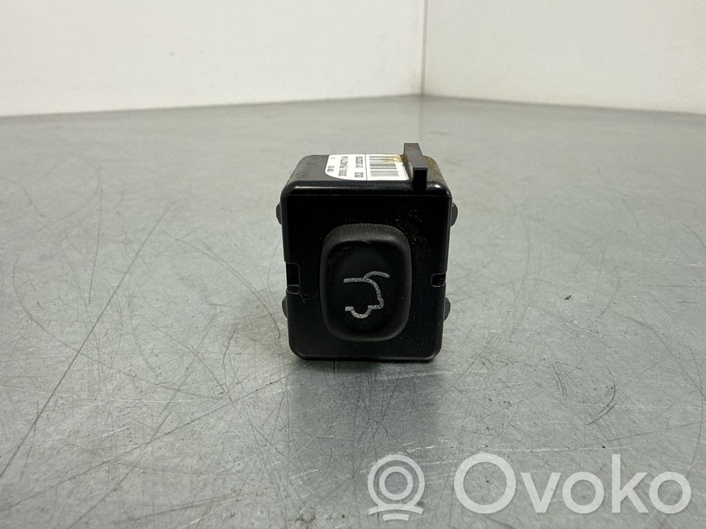 Jeep Grand Cherokee Tailgate opening switch 
