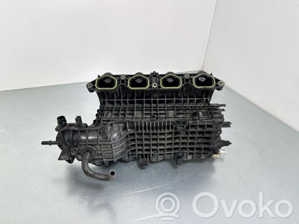 Volkswagen PASSAT B8 Colector de admisión 