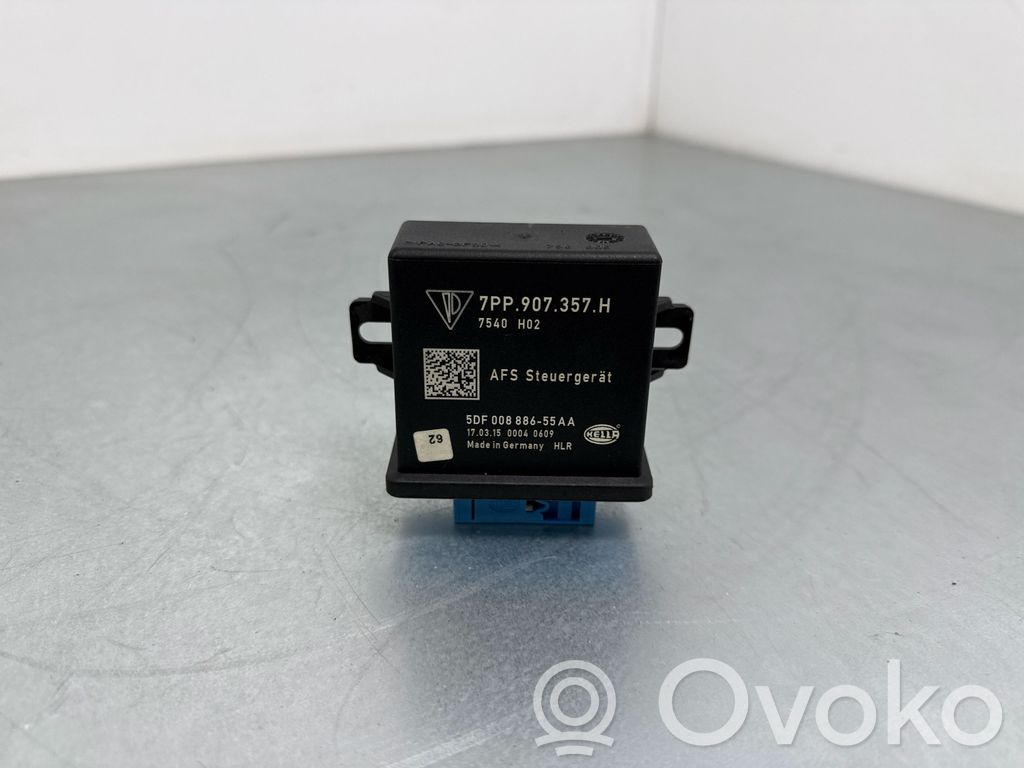 Porsche Macan (95B) Light module LCM 