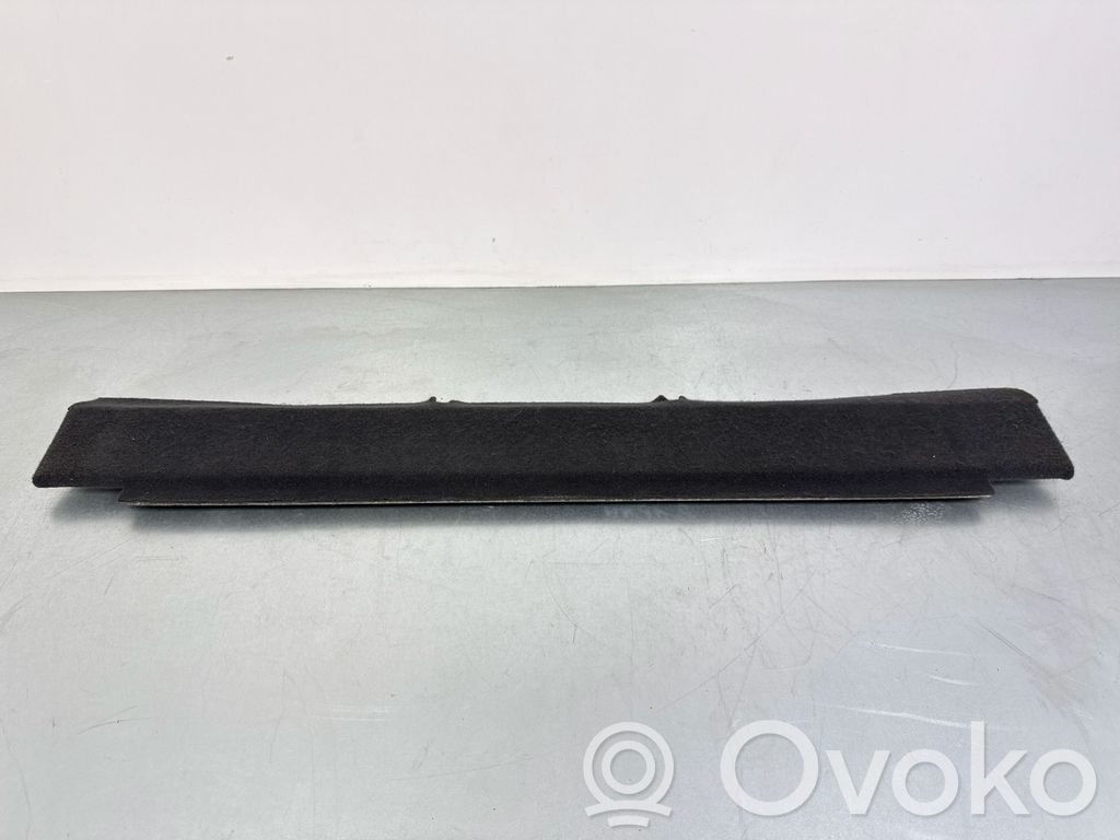 Muu vararenkaan verhoilun elementti   95B861529,T95B073