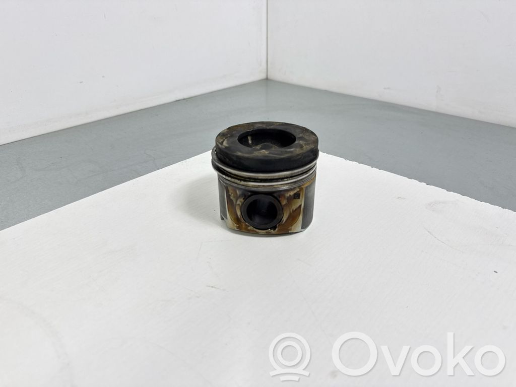 BMW X5 F15 Piston 