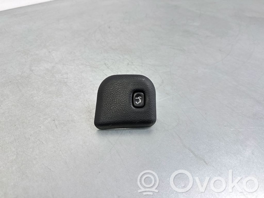 Jeep Grand Cherokee Tailgate opening switch 
