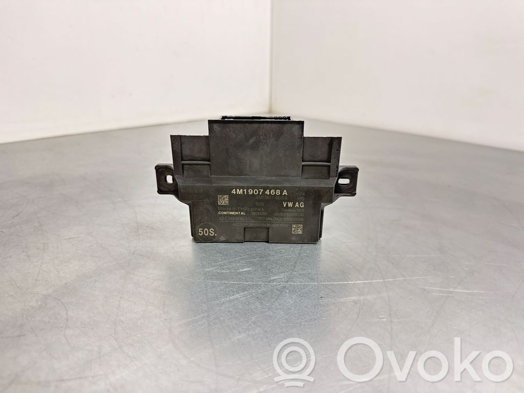 Audi Q7 4M Gateway control module 