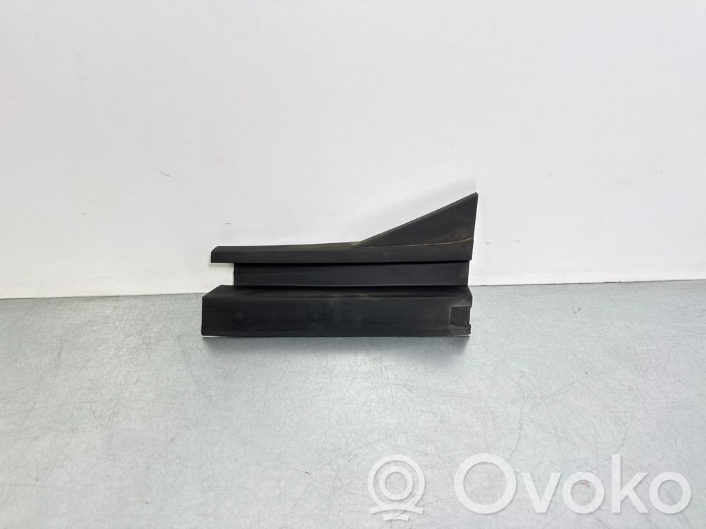 Other engine bay part   4M0805700A