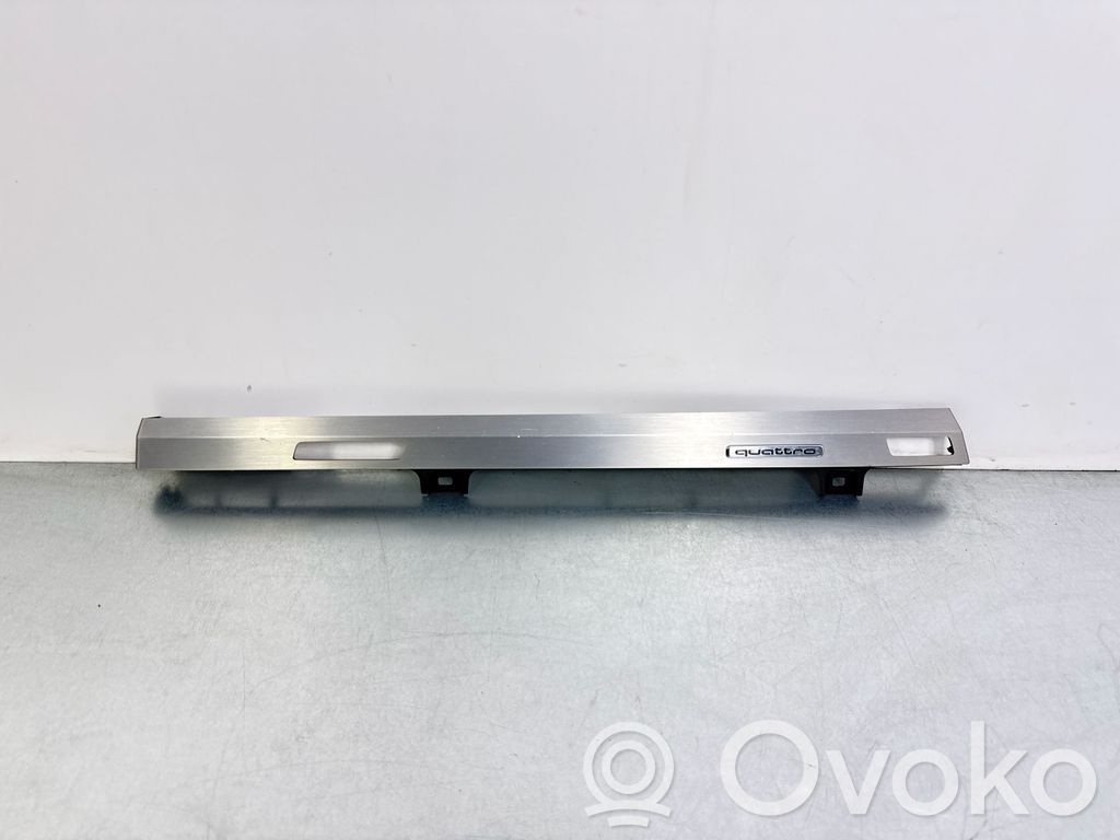 Audi Q7 4M Dashboard glove box trim 