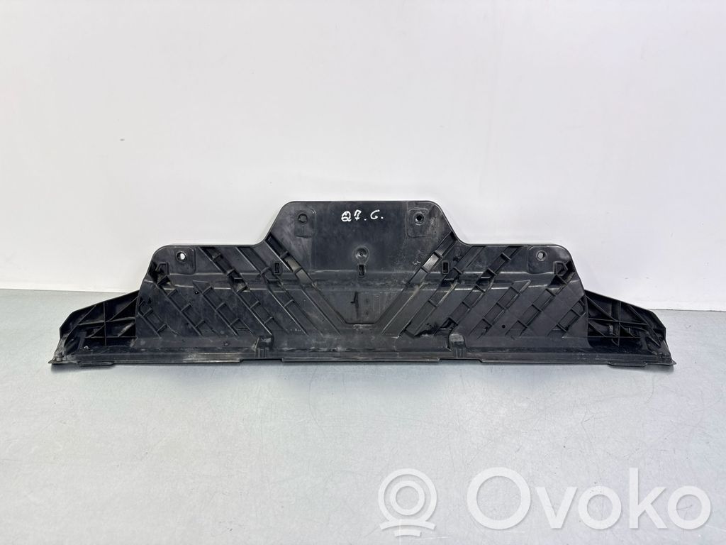 Audi Q7 4M Rear bumper mounting bracket 