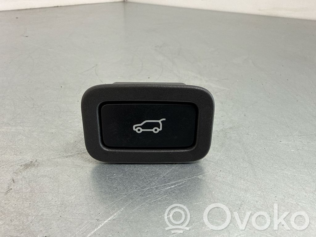 Przełącznik / Przycisk otwierania klapy tylnej / bagażnika   31412055AA