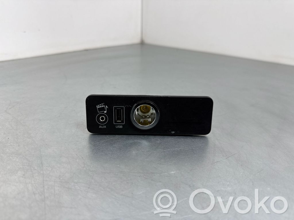 Land Rover Range Rover Sport L494 USB jungtis 