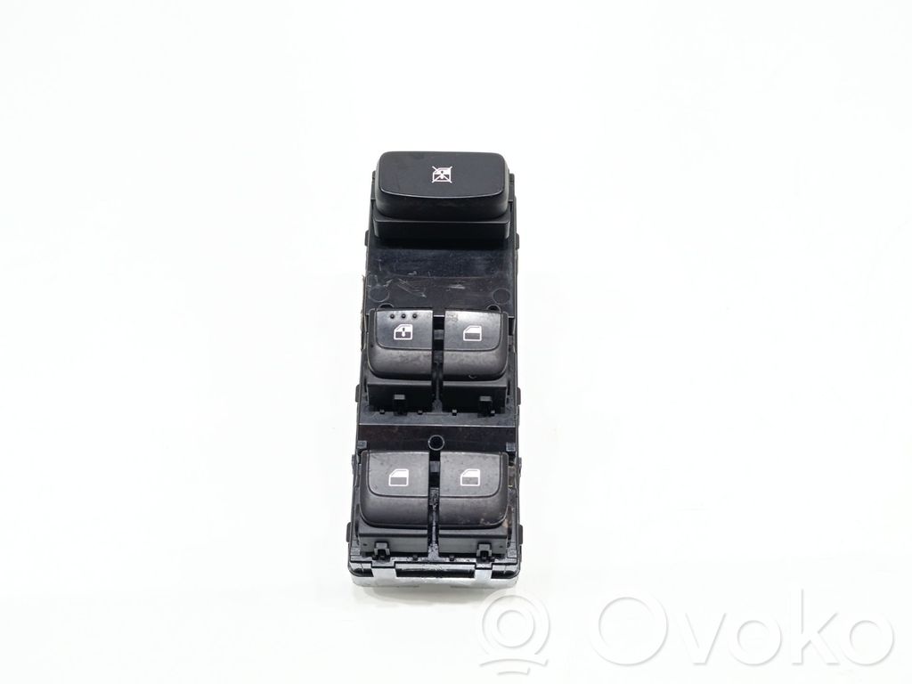 KIA Stonic Electric window control switch 
